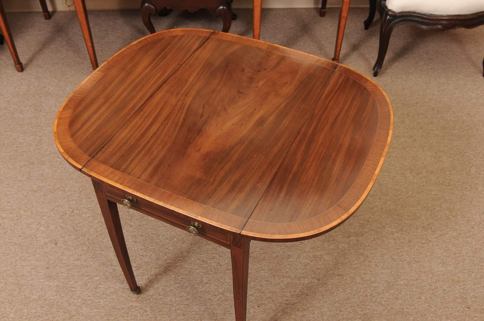 English George III Pembroke Table with Crossbanding and String Inlay - Image 12