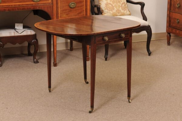 English George III Pembroke Table with Crossbanding and String Inlay - Image 13