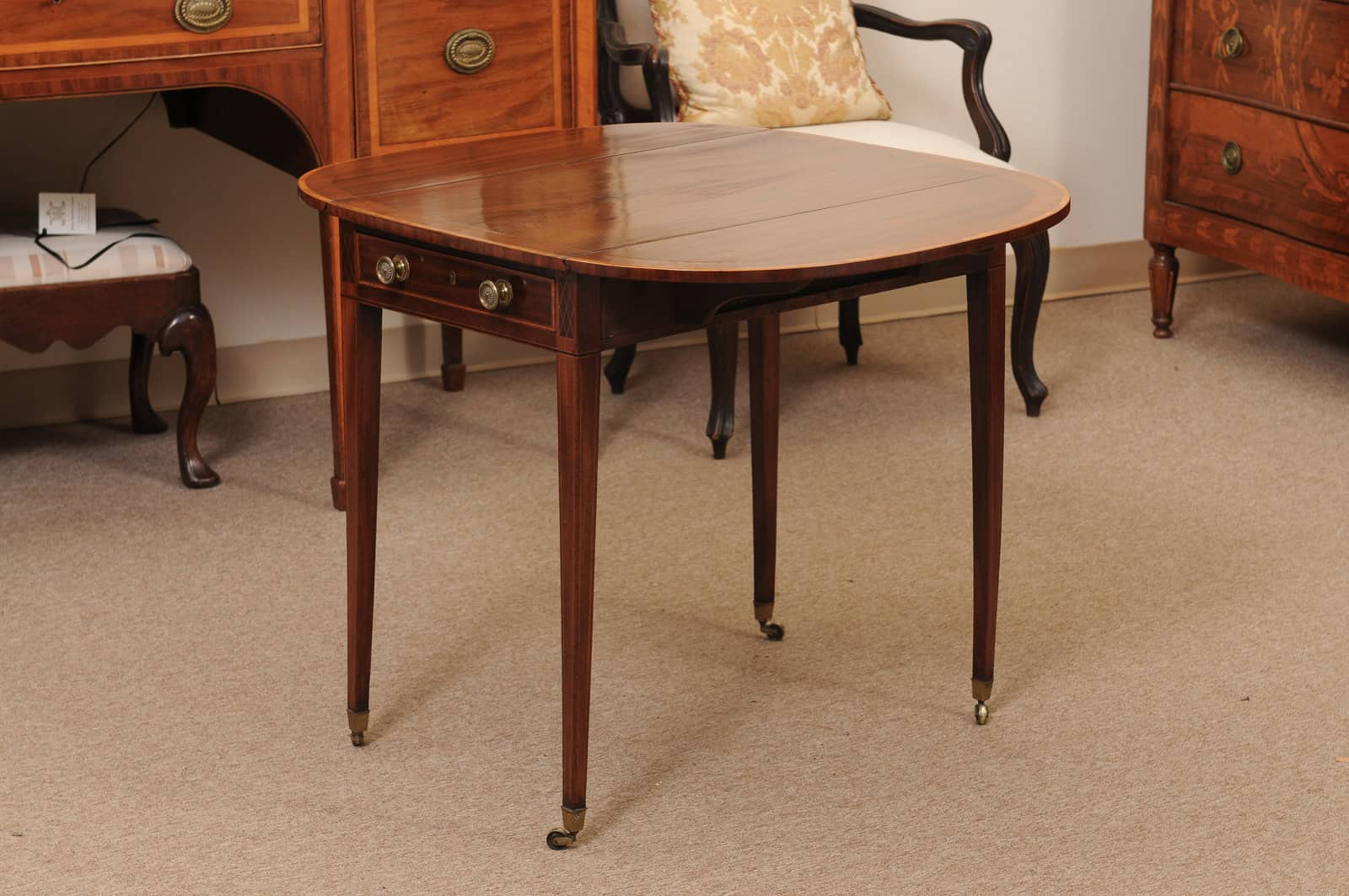 English George III Pembroke Table with Crossbanding and String Inlay - Image 15