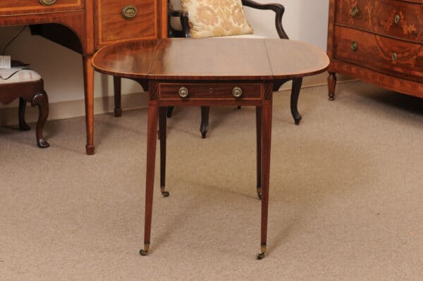English George III Pembroke Table with Crossbanding and String Inlay - Image 16