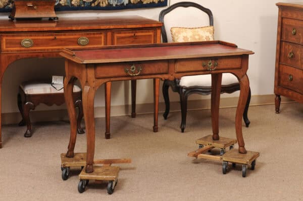 18th Century French Louis XV Walnut Writing Table with Leather Top - Image 3