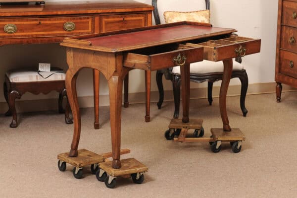18th Century French Louis XV Walnut Writing Table with Leather Top - Image 4