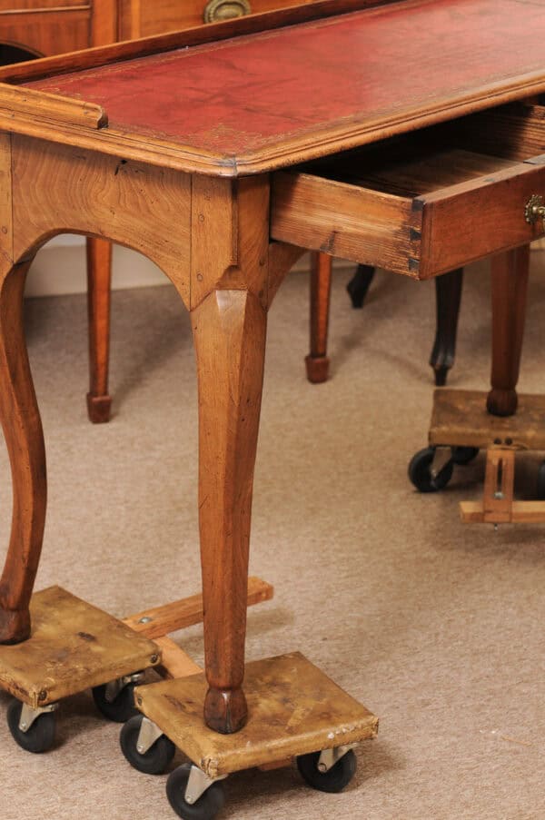 18th Century French Louis XV Walnut Writing Table with Leather Top - Image 5