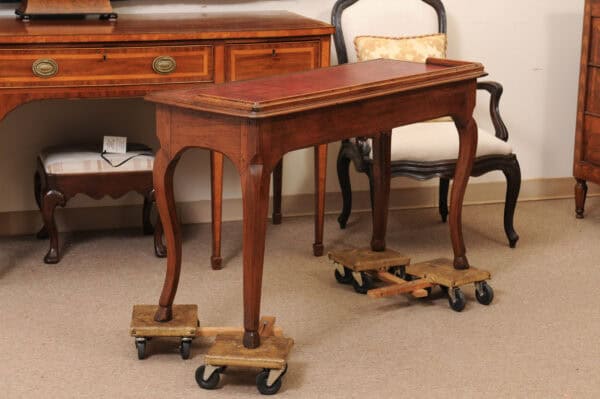 18th Century French Louis XV Walnut Writing Table with Leather Top - Image 11