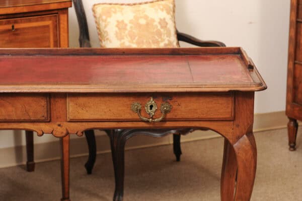 18th Century French Louis XV Walnut Writing Table with Leather Top - Image 15
