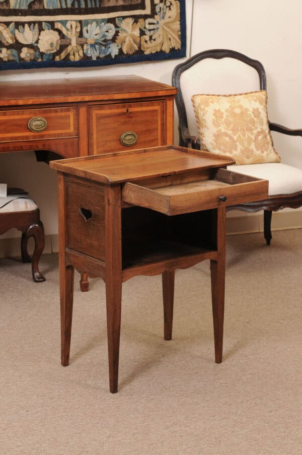 Walnut Chevet / Bedside Table with Drawer, French 18th Century - Image 4