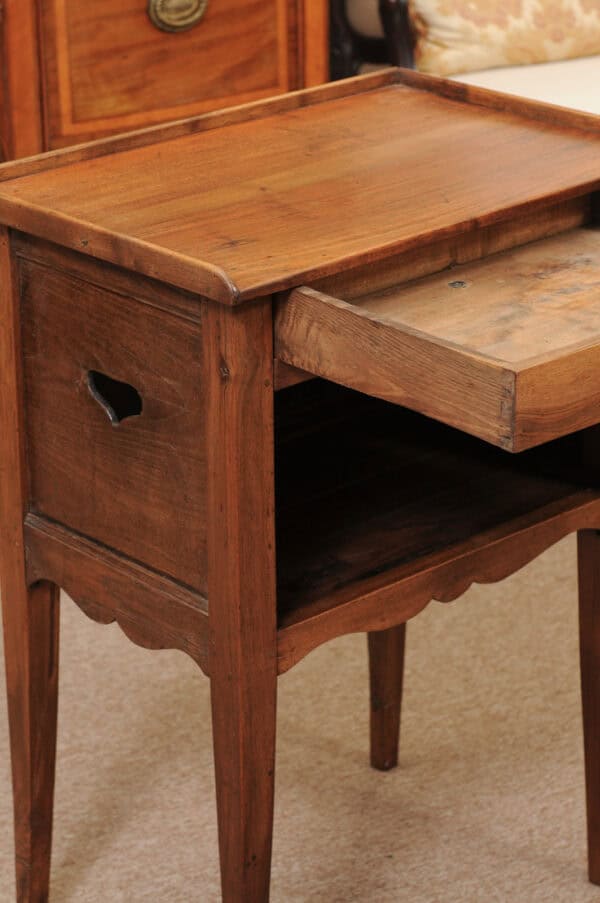 Walnut Chevet / Bedside Table with Drawer, French 18th Century - Image 5