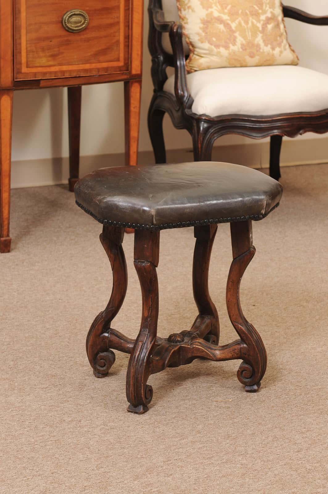 17th Century Italian Baroque Bench in Walnut - Image 3