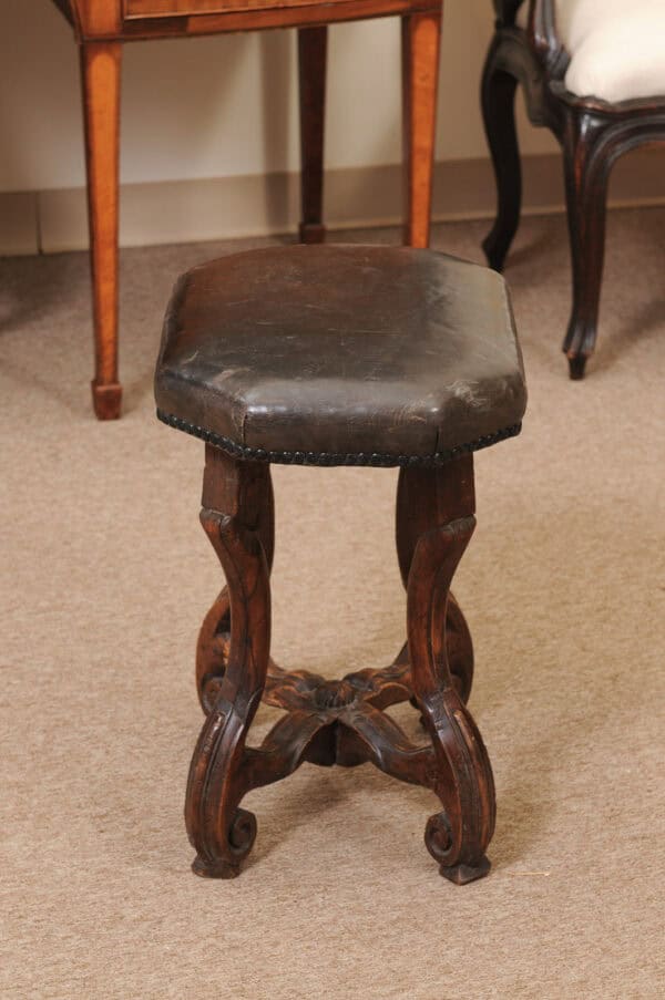 17th Century Italian Baroque Bench in Walnut - Image 6