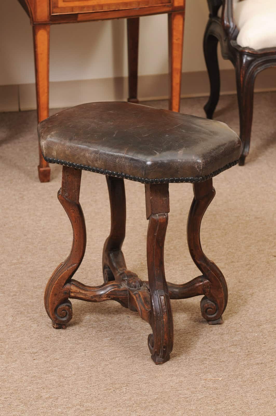 17th Century Italian Baroque Bench in Walnut - Image 7