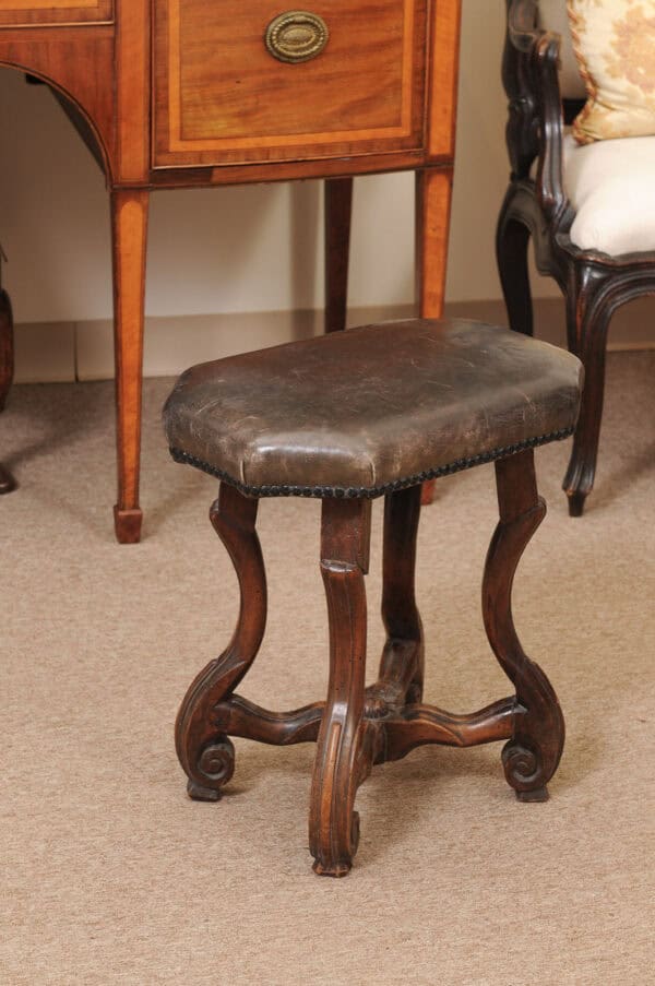 17th Century Italian Baroque Bench in Walnut - Image 9