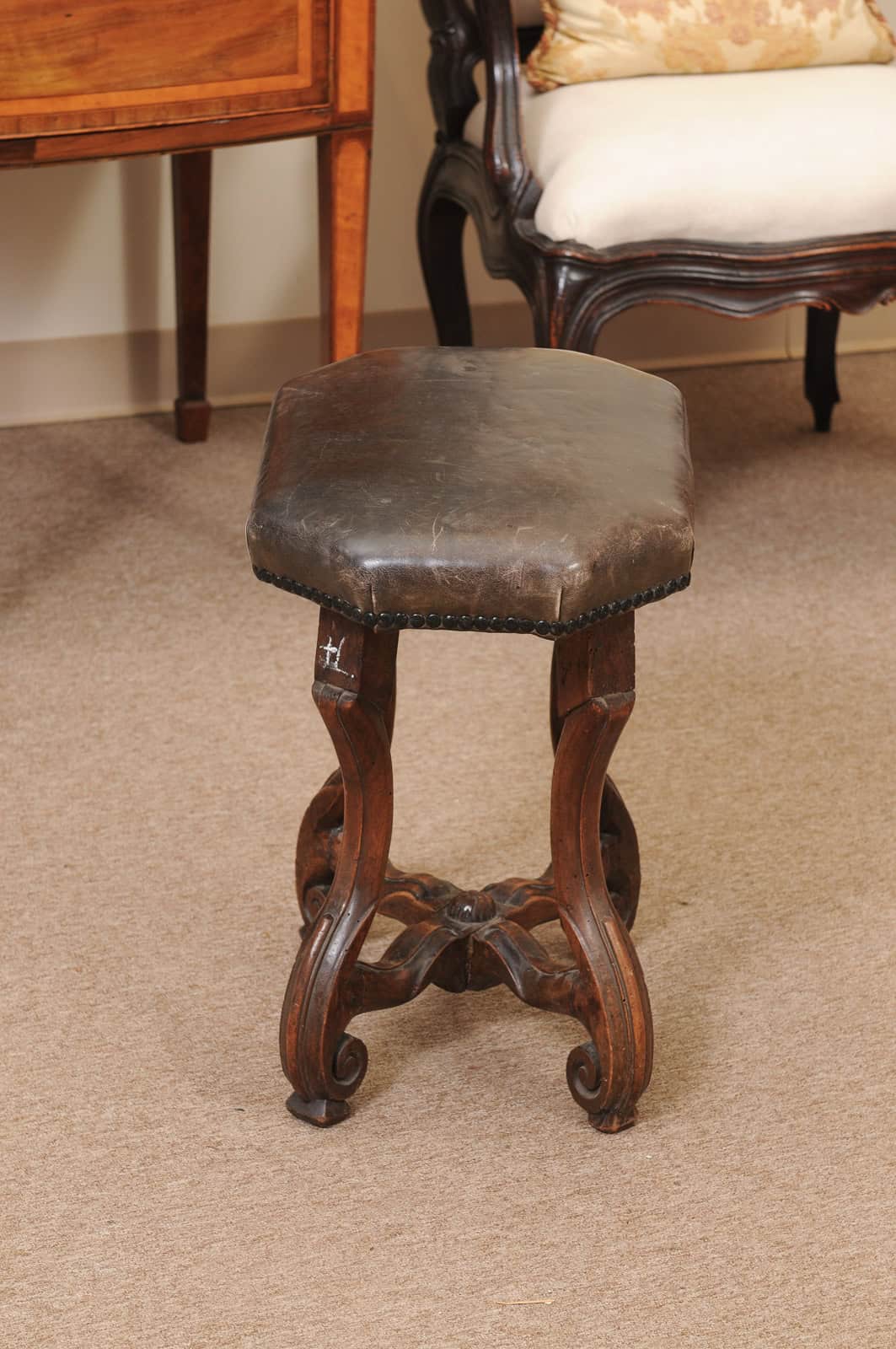 17th Century Italian Baroque Bench in Walnut - Image 10
