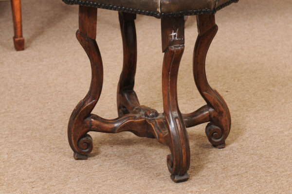 17th Century Italian Baroque Bench in Walnut - Image 11