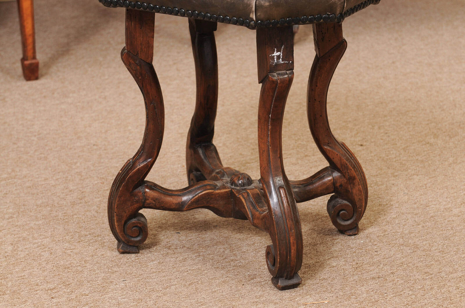 17th Century Italian Baroque Bench in Walnut - Image 11