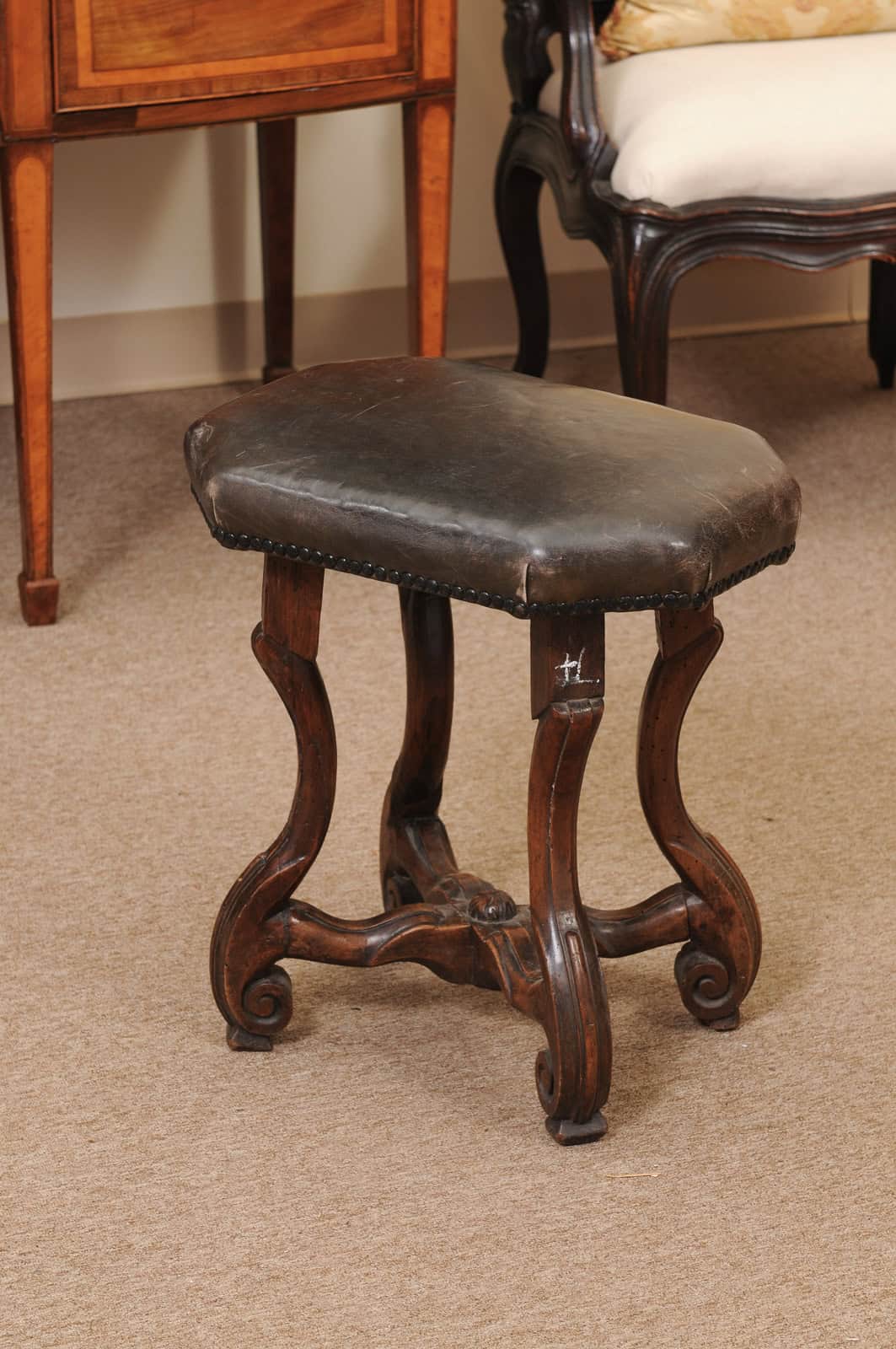 17th Century Italian Baroque Bench in Walnut - Image 12