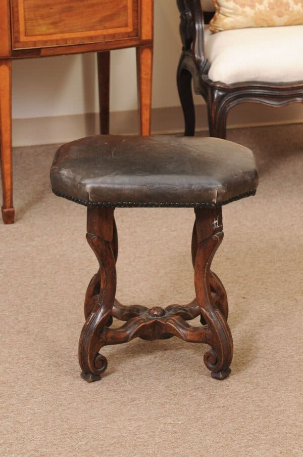17th Century Italian Baroque Bench in Walnut - Image 13