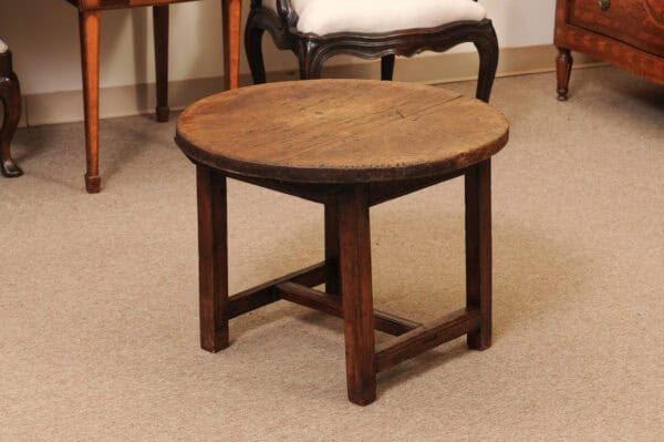 Low 19th Century Continental Elm Milking Table - Image 7
