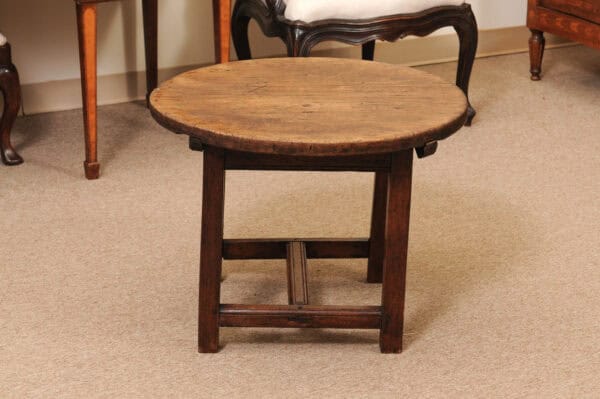 Low 19th Century Continental Elm Milking Table - Image 10