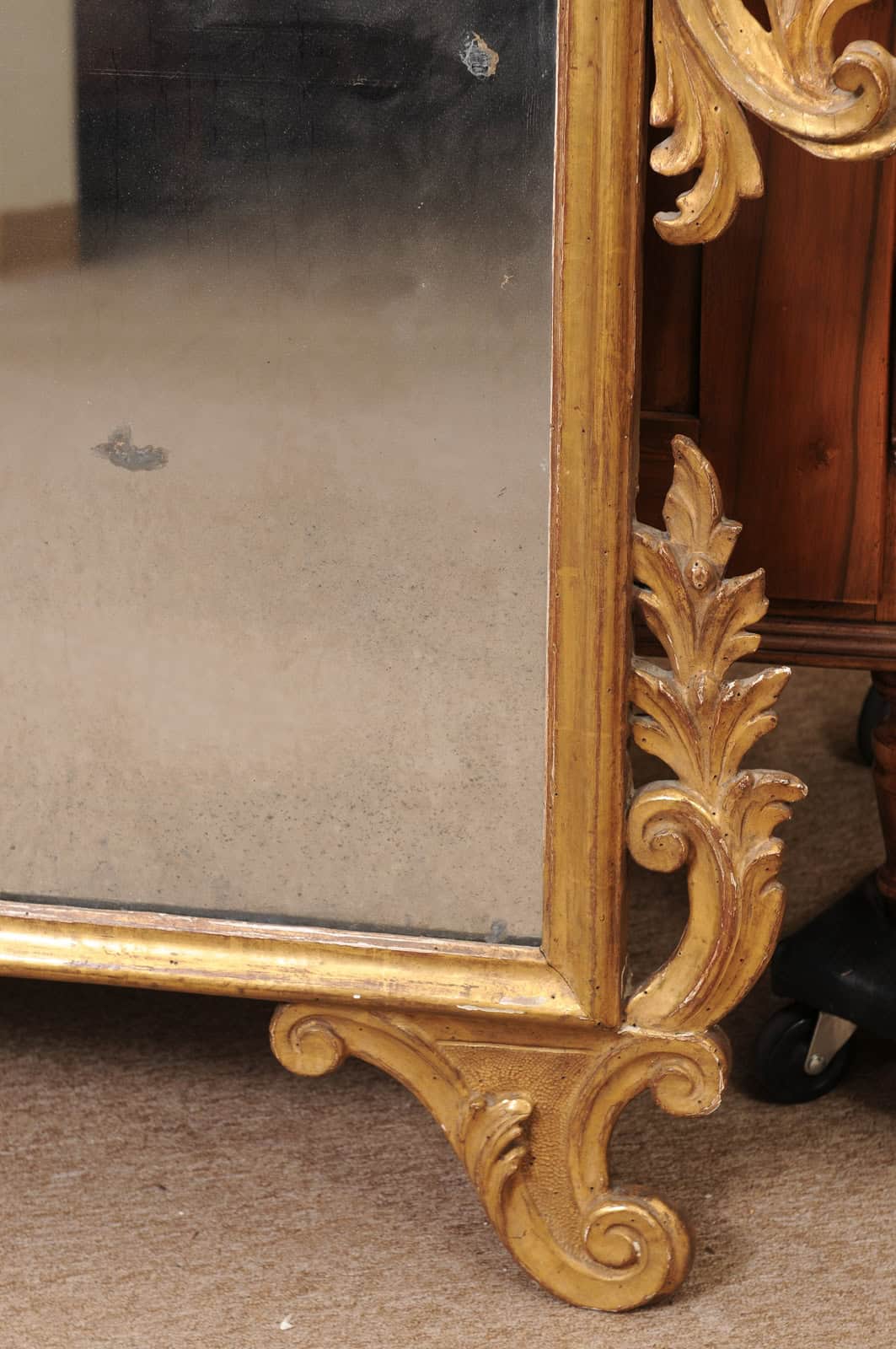 Large Italian Neoclassical Giltwood Mirror, Late 18th Century - Image 8