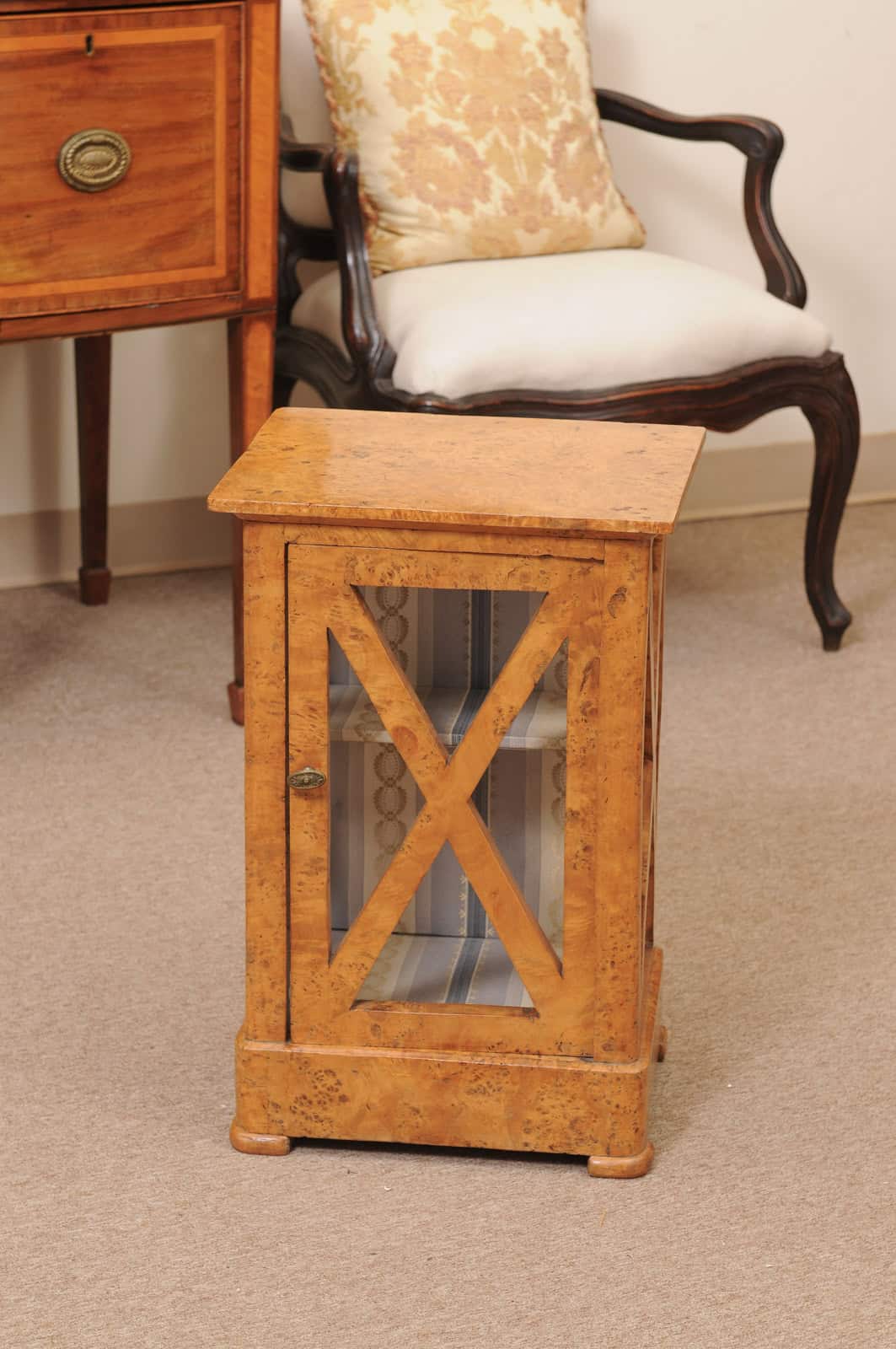 19th Century French Charles X Burled Elm Bedside Cabinet - Image 11