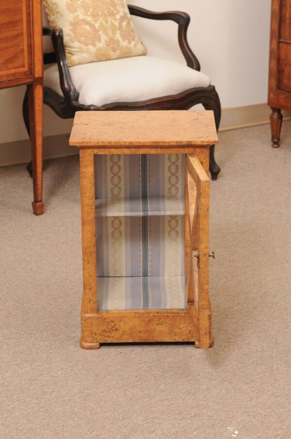 19th Century French Charles X Burled Elm Bedside Cabinet - Image 12