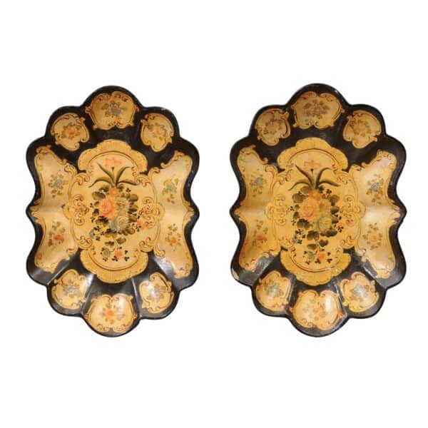 Pair of Victorian Paper Mache Dish Trays with Scallop form - Image 2