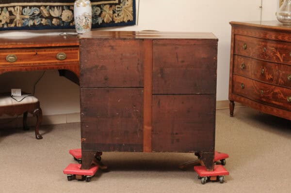 English 19th Century Mahogany Bowfront Chest with reeded edge, Graduated 4 Drawers and Shaped Apron - Image 9
