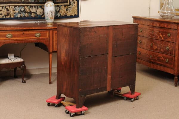 English 19th Century Mahogany Bowfront Chest with reeded edge, Graduated 4 Drawers and Shaped Apron - Image 11