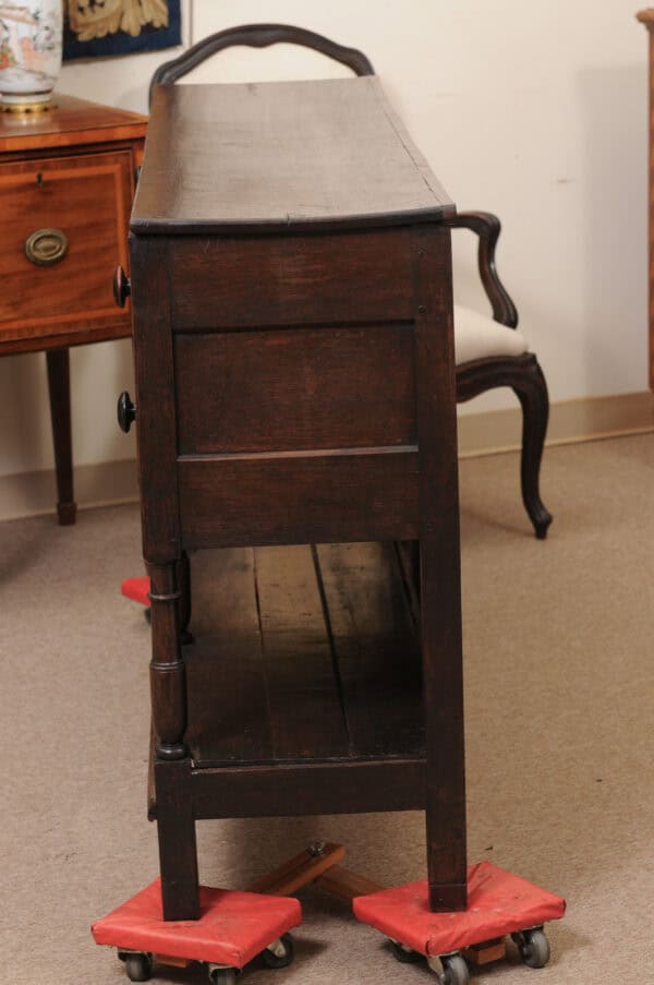 English Early 19th Century Oak Dresser Base / Server Featuring 5 Drawers with Wooden Knobs, Arched Frieze and Pot Board Below - Image 11