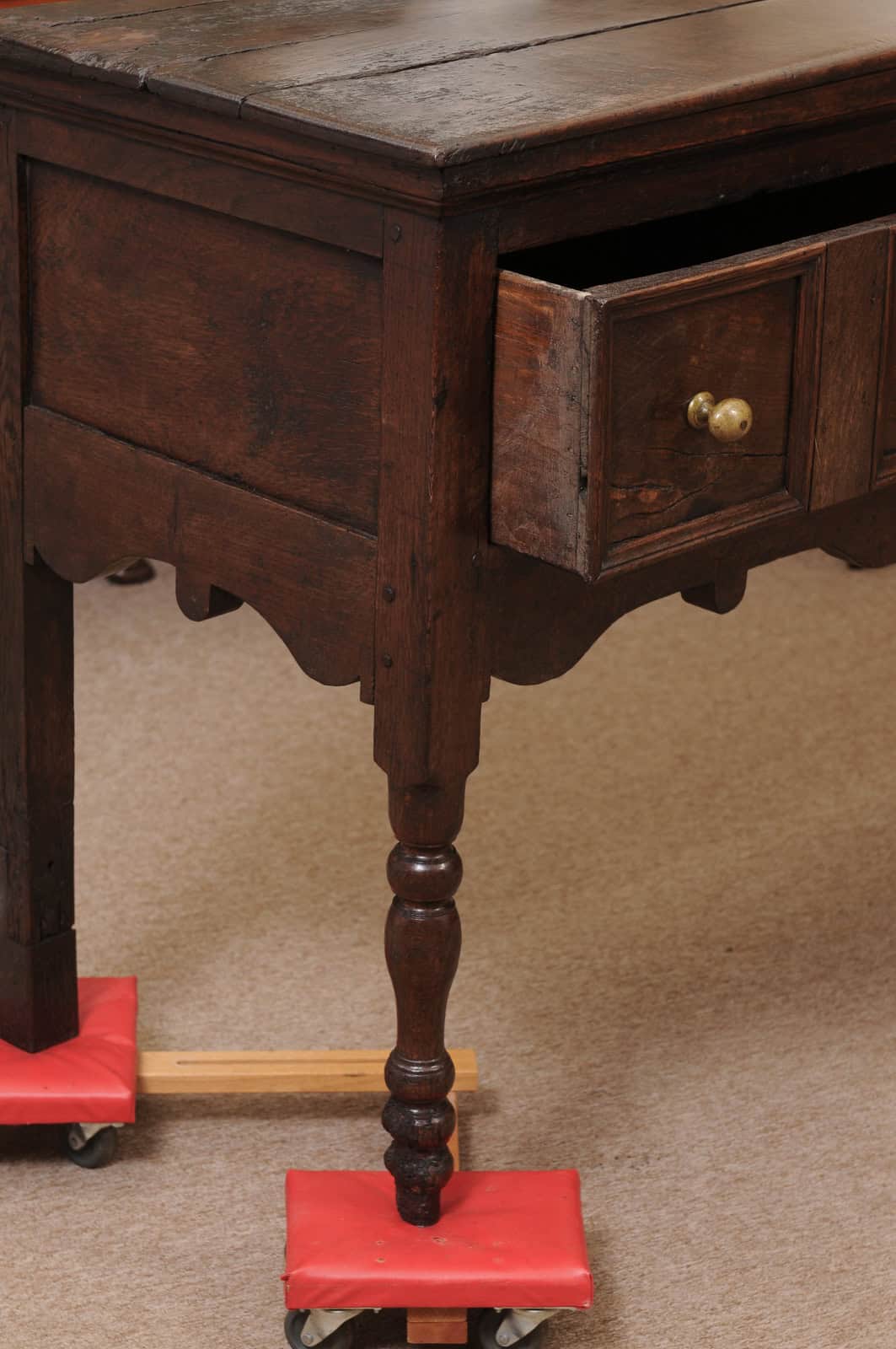 English 18th Century Oak Jacobean Style Dresser Base with Server with 3 Drawers, Shaped Apron and Turned Legs - Image 5