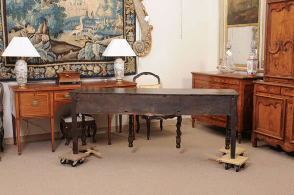 English 18th Century Oak Dresser Base with 3 Drawers and Turned Legs - Image 9