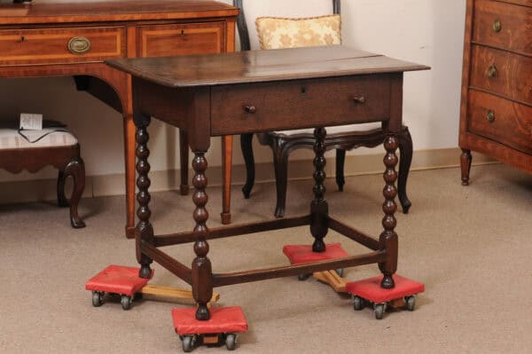 English 18th Century Oak Side Table with Bobbin Turned Legs - Image 3