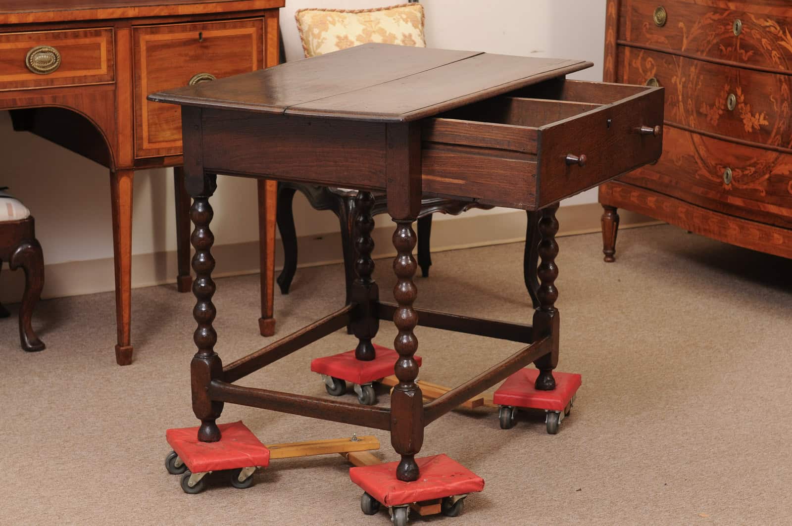 English 18th Century Oak Side Table with Bobbin Turned Legs - Image 4