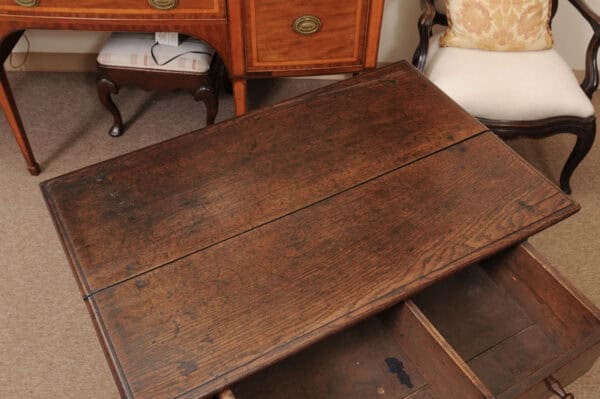 English 18th Century Oak Side Table with Bobbin Turned Legs - Image 6