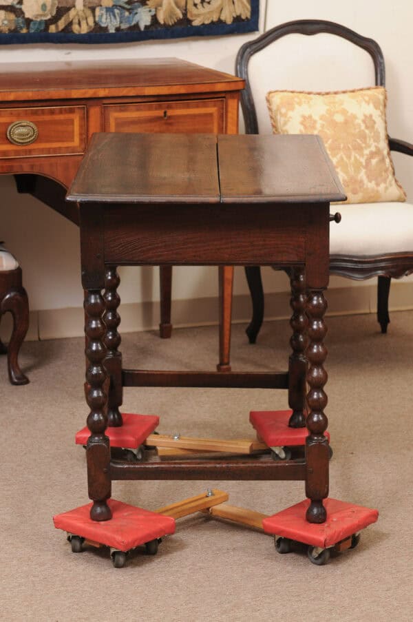 English 18th Century Oak Side Table with Bobbin Turned Legs - Image 7