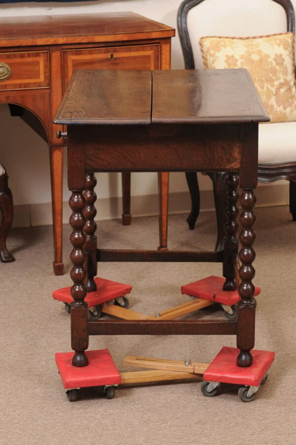 English 18th Century Oak Side Table with Bobbin Turned Legs - Image 11