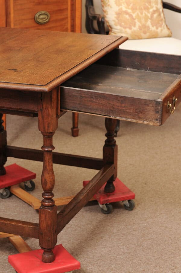 English 18th Century Side Table in Oak with Drawer, Bail Pulls, Turned Legs and Box Stretcher - Image 5
