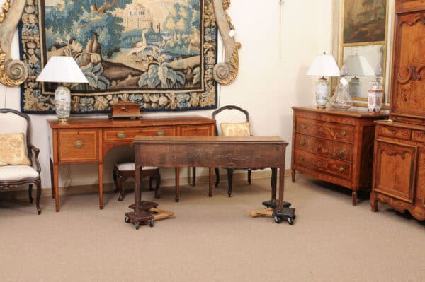 English 19th Century Dresser Base with Shaped Apron and 3 Drawers - Image 9