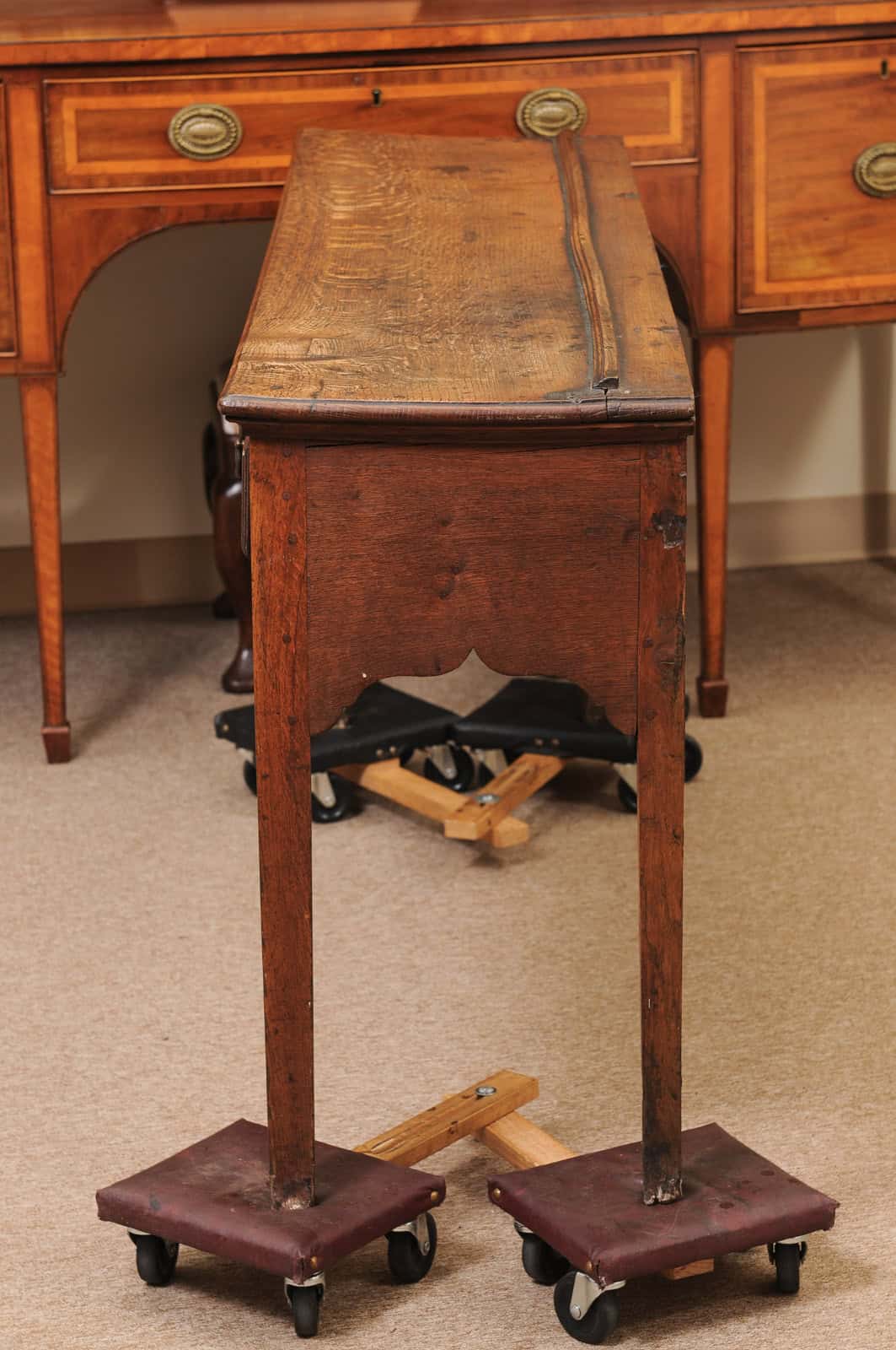 English 19th Century Dresser Base with Shaped Apron and 3 Drawers - Image 11