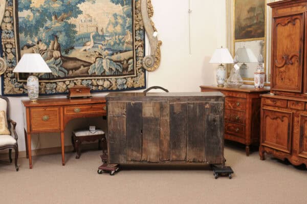 English 18th Century Dresser Base Featuring 3 Drawers with Foliage Brass Pulls and Flanking Cabinets Below - Image 9