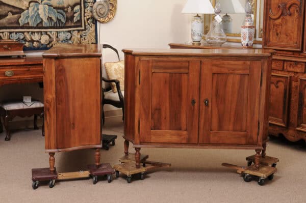 Pair of Walnut Venetian Credenzas with 2 Doors and Serpentine Sides, 19th Century Elements - Image 7