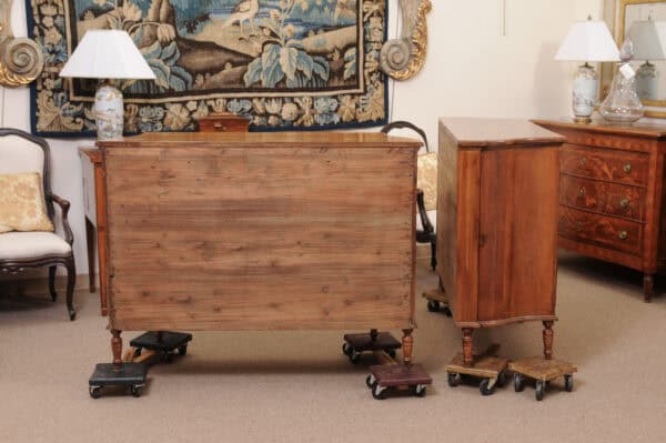 Pair of Walnut Venetian Credenzas with 2 Doors and Serpentine Sides, 19th Century Elements - Image 8