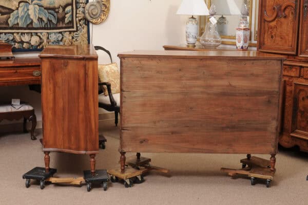 Pair of Walnut Venetian Credenzas with 2 Doors and Serpentine Sides, 19th Century Elements - Image 9