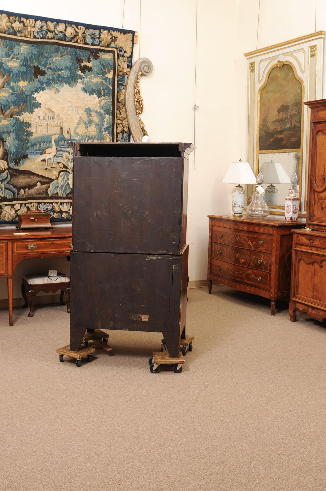 English Early 18th Century Walnut Chest on Chest with String Inlay - Image 10