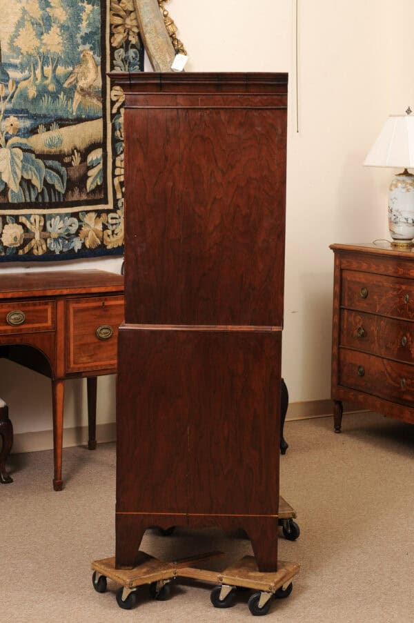 English Early 18th Century Walnut Chest on Chest with String Inlay - Image 12