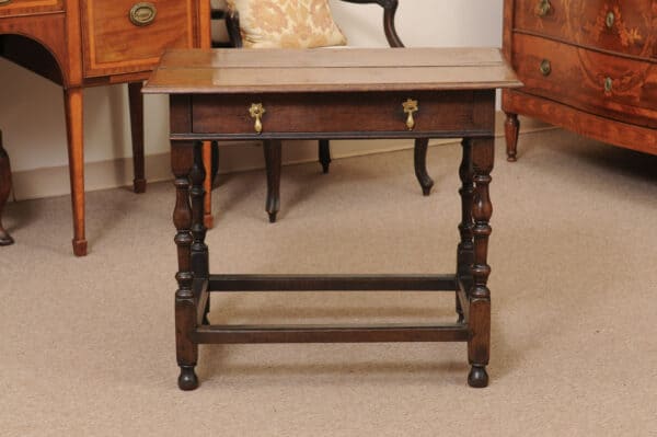 English 18th Century Oak Side Table with Drawer, Turned Legs and Box Stretcher - Image 13